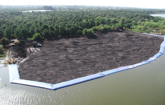 Aqua Barriers Lake Seminole Florida 